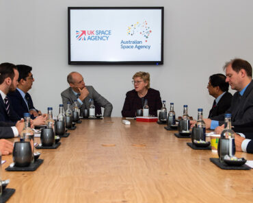 Dr Graham Turnock, CEO UK Space Agency and Dr Megan Clark AC, Head of the Australian Space Agency sign agreement.