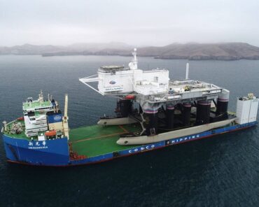 Xin Guang Hua heavy load carrier carrying the floating launch pad Odyssey of the Sea Launch spaceport
© Dmitry Yefremov/TAS