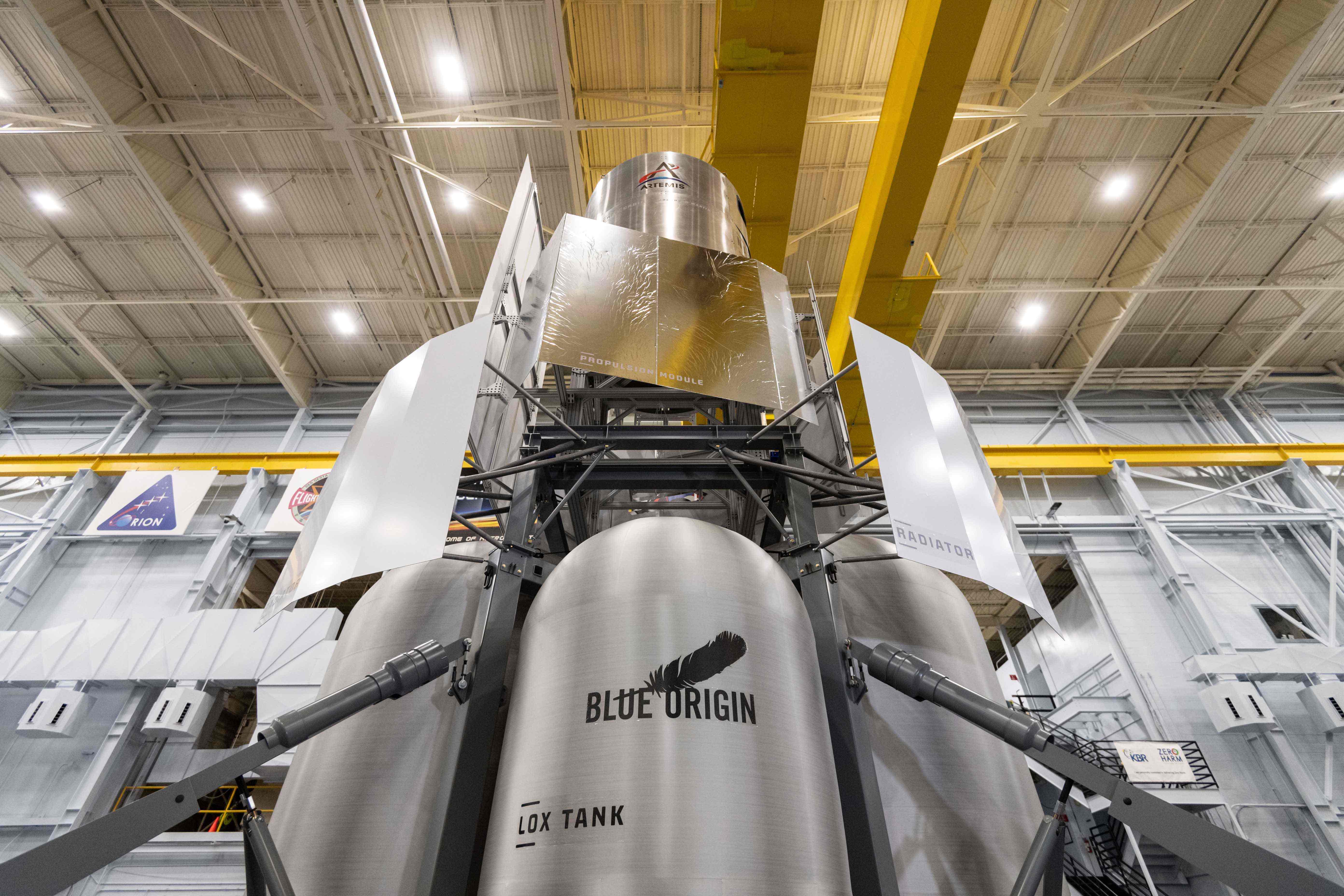 Blue Originled team delivers Lunar Lander engineering mockup To NASA