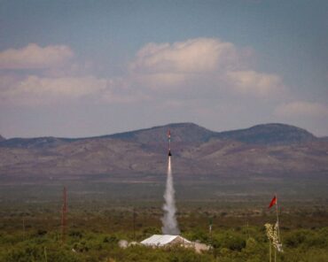 In 2019 and when borders were open, Silvereye soared to a maximum altitude of 10,027 feet and placed first in its division at the Spaceport America Cup. Photo by Allen Chan, University of Sydney.
