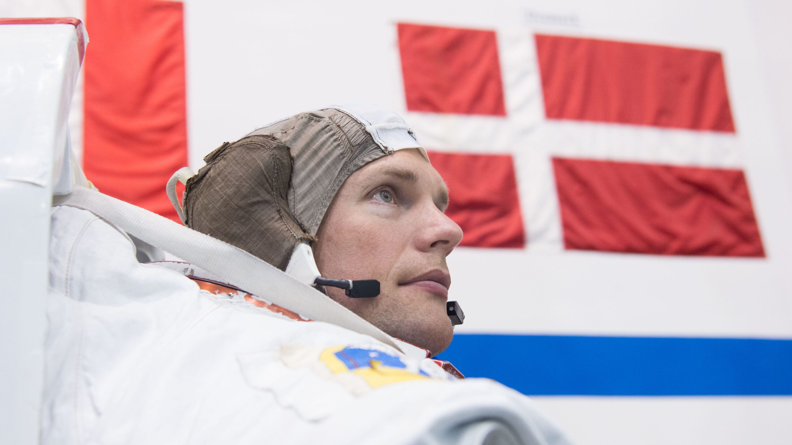 Date: 04-01-13
Location: SCTF, NBL Pool Topside
Subject:  ESA astronaut Andreas Mogensen during ISS EVA Ops training
Photographer: James Blair