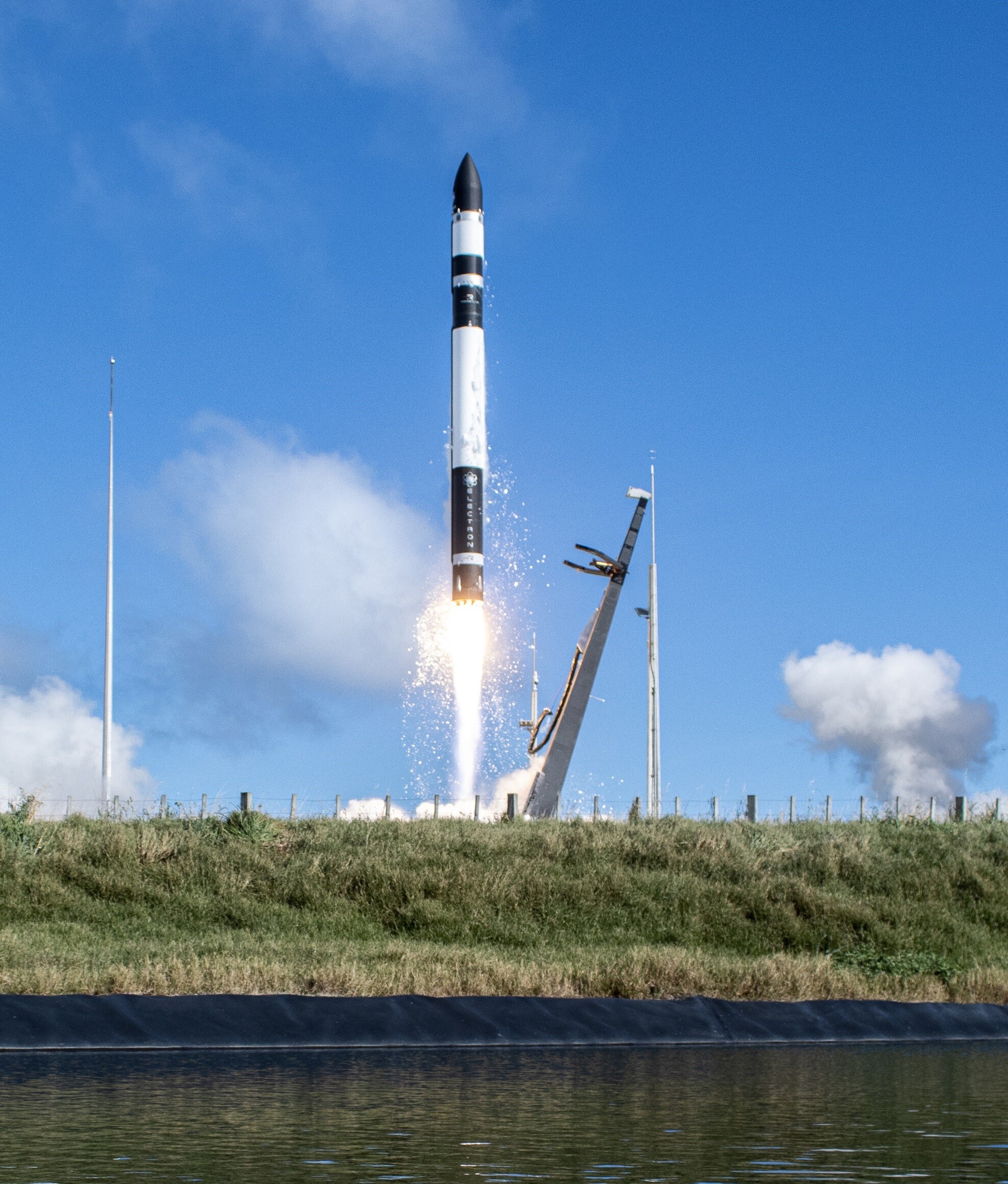 Electron lifts off from Launch Complex 1 for the 'rocket like a hurricane' launch for TROPICS constellation. Credit Rocket Lab