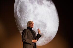KSAT Presdient and CEO Rolf Skatteboe presenting KSAT Lunar Ground Network in 2022