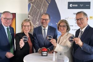 Participants at the opening of the Austrian Phi-Lab. Credit: ESA