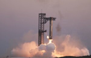 SpaceX catches Super Heavy