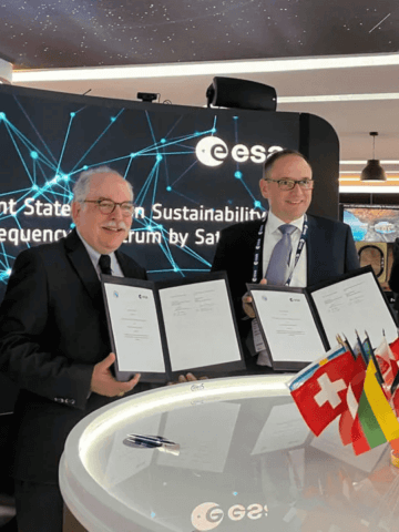 Mario Maniewicz, Director of ITU’s Radiocommunication Bureau (left), and Laurent Jaffart, ESA’s Director for Connectivity and Secure Communications