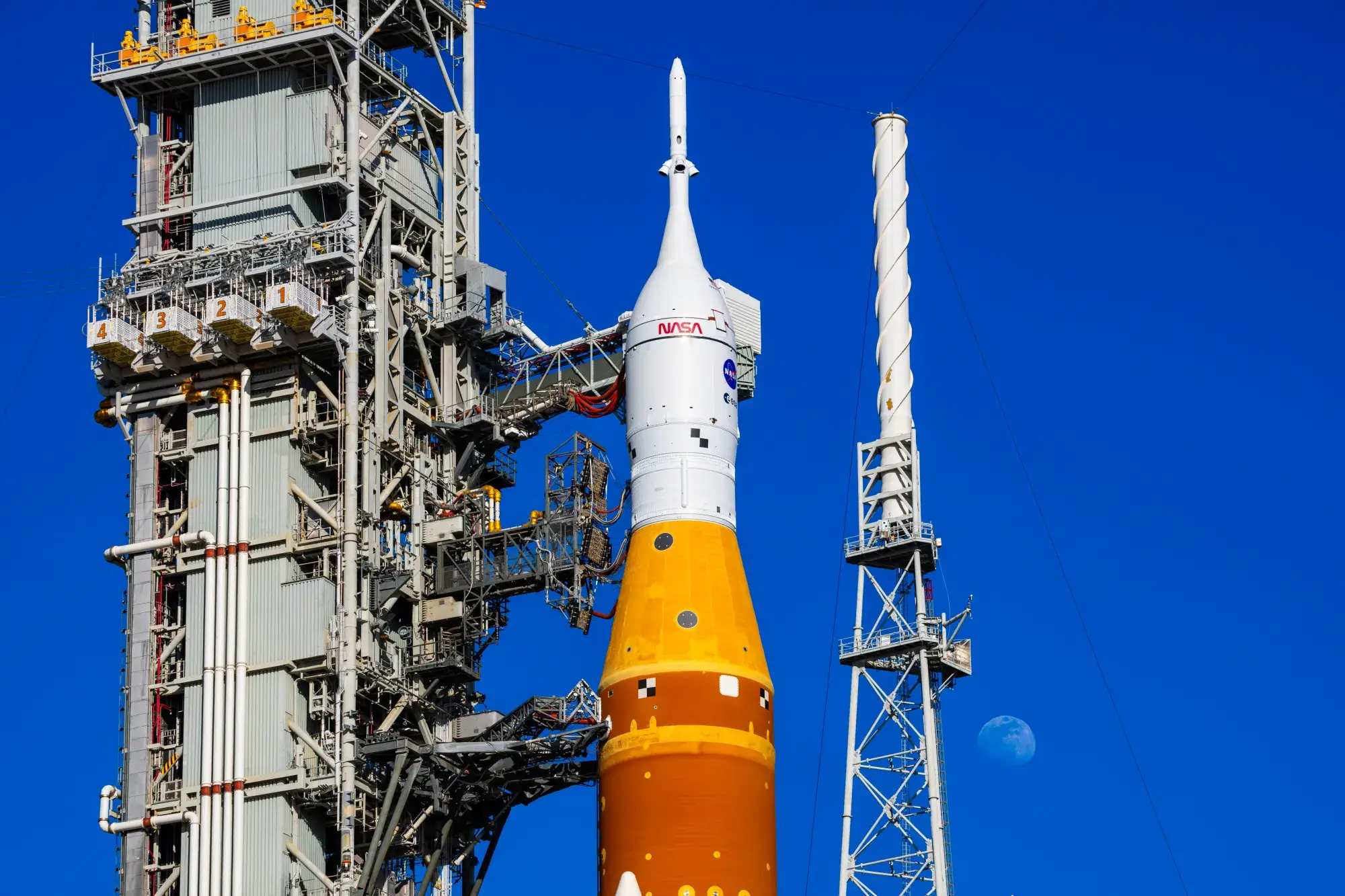 NASA to Roll Back Artemis II SLS Rocket from Launch Pad after Discovering Interruption in Helium Flow