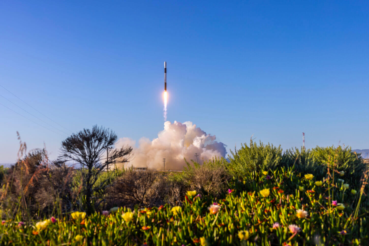 Firefly Successfully Launches its Alpha Rocket on 'Stairway to Seven' Mission to Deliver Lockheed Payload