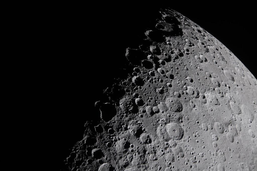 NASA Revises SpaceX and Blue Origin Lander Plans for 2028 Artemis Moon Landing