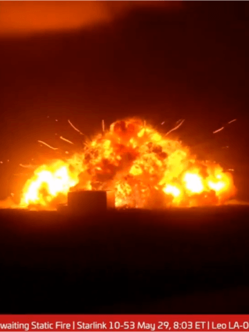 Blue Origin's New Glenn Orbital Launch Vehicle Explodes during Static Fire Test