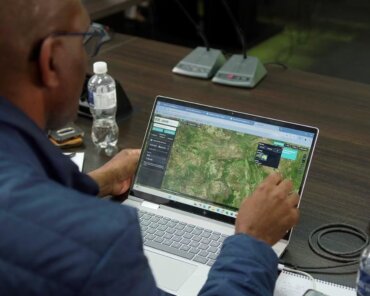 Using the Digital Twin platform. Credit. Digital Earth Africa