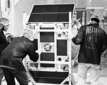 Voyager and Reditus Space Renew Partnership for Commercial Microgravity Access on the 'ENOS' Reentry Vehicle