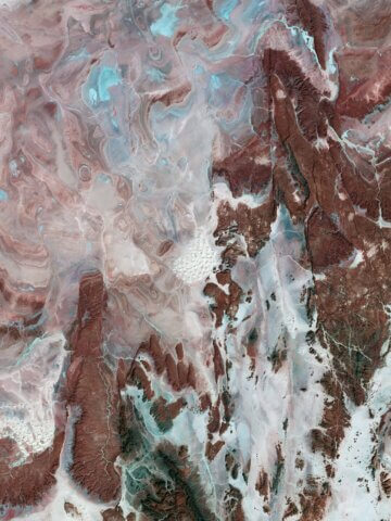 Sentinel-2 false-colour composite of an arid landscape in Algeria. Credit: ESA