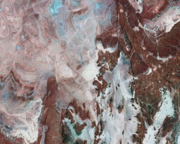 Sentinel-2 false-colour composite of an arid landscape in Algeria. Credit: ESA
