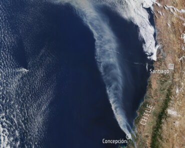 Smoke plumes from wildfires in Chile, seen by the Copernicus Sentinel-3 satellite. Credit: ESA