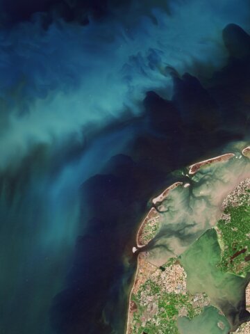 Sentinel-3 imagery of the Netherlands and a North Sea phytoplankton bloom. Credit: ESA