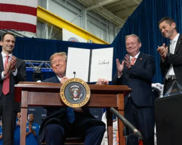 Trump Signs Executive Order on the Establishment of a U.S. Space Academy to Strengthen Space Workforce