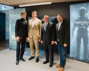 Germen Defence Minister Boris Pistorius during his visit at MKS Missionskritische Systeme. Credit: MKS Missionskritische Systeme