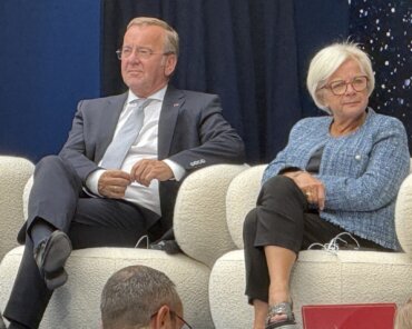 Germanys Defence Minister Boris Pistorius at the International Space Summit in Paris in September 2026; Credits: SpaceWatch.Global