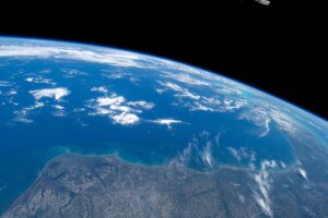 AT&T, T-Mobile And Verizon Establish Joint Venture to Expand Satellite Connectivity Across the U.S.