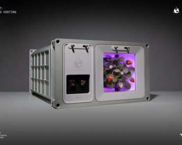 Interstellar Lab Taps Voyager to Manage ISS Plant-Growth Experiment